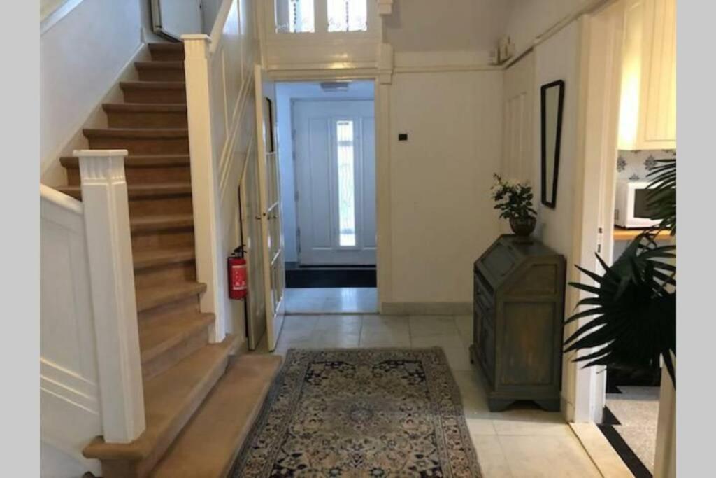 Vrijstaande Rietgedekte Villa Nabij Uitvalswegen Wassenaar Exterior foto